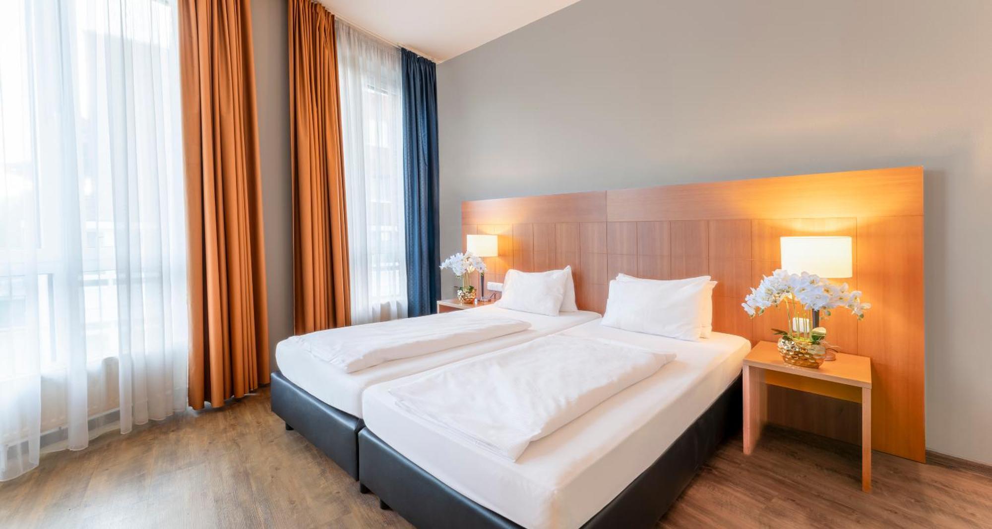 Отель Plaza Premium Koeln Экстерьер фото
