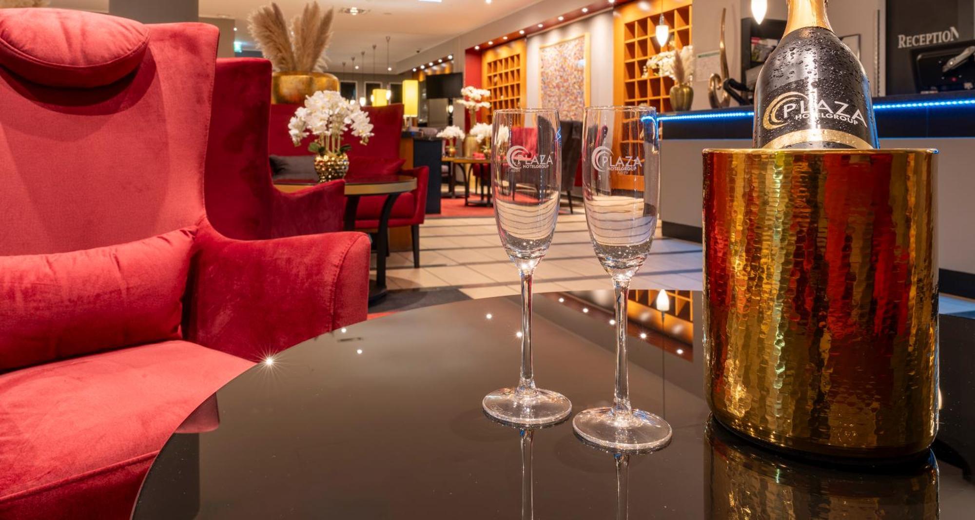 Отель Plaza Premium Koeln Экстерьер фото